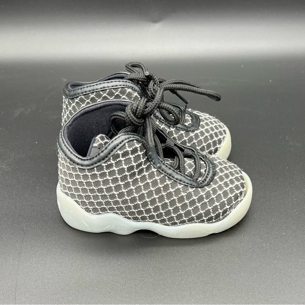 Toddlers Jordan Horizons sneakers, size 5